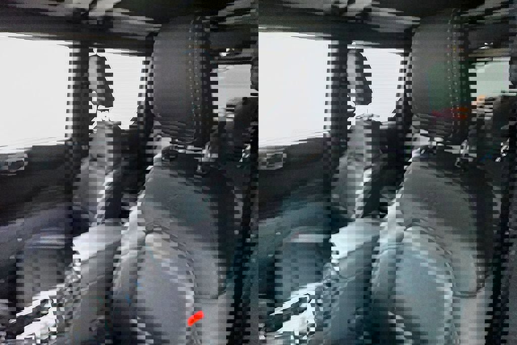 Certified 2025 Ford Bronco Badlands image 12