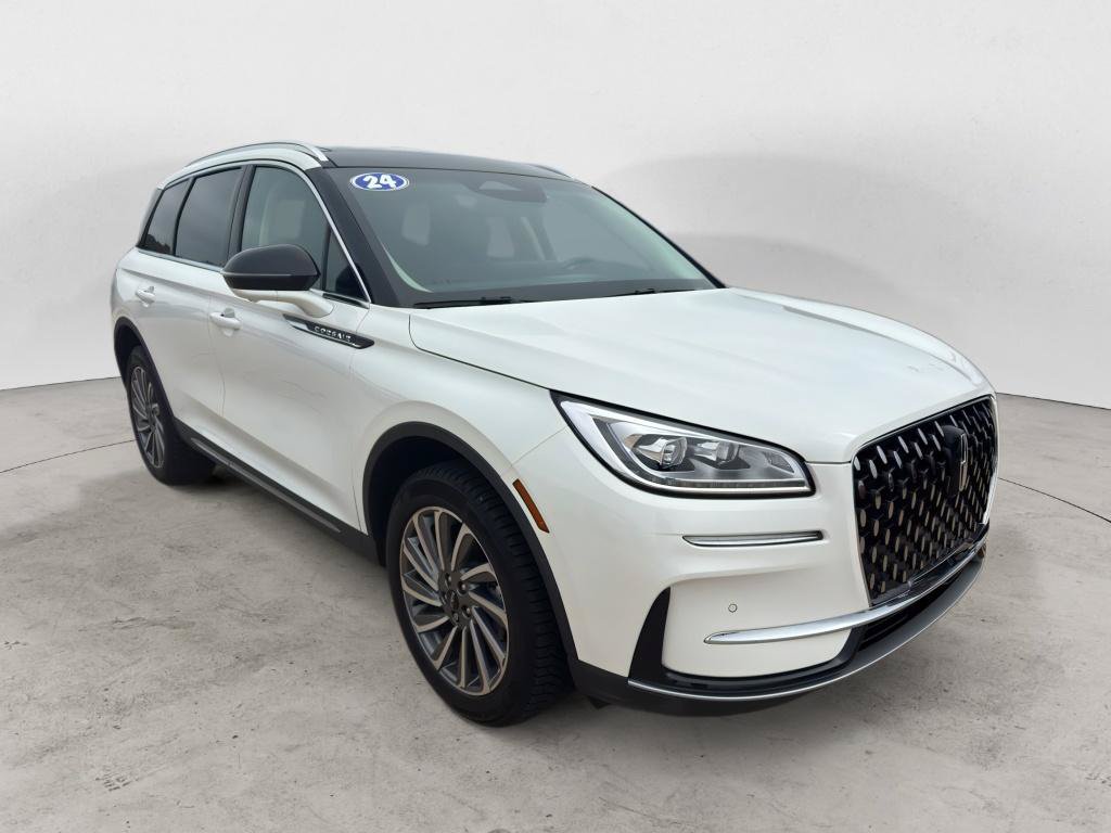 Used 2024 Lincoln Corsair Reserve w/ Equipment Group 201A AWD/4WD image 3
