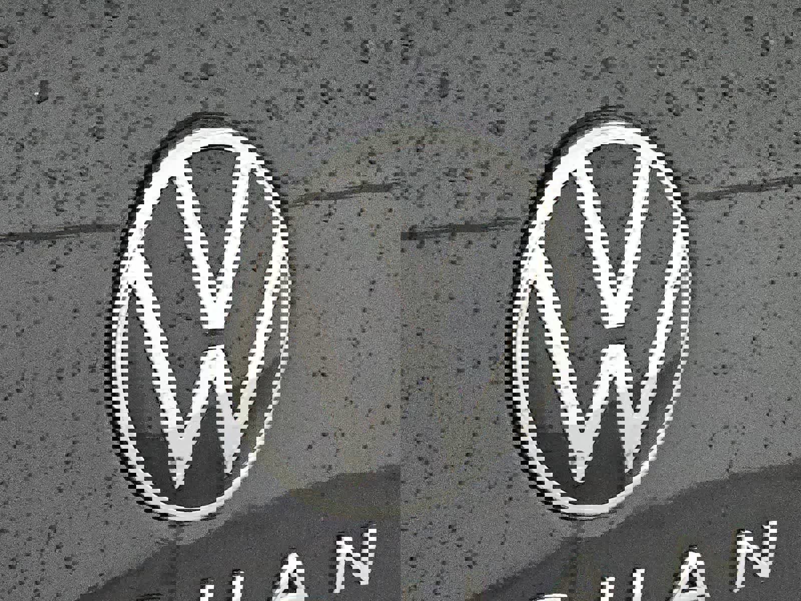 Certified 2024 Volkswagen Tiguan SE image 10