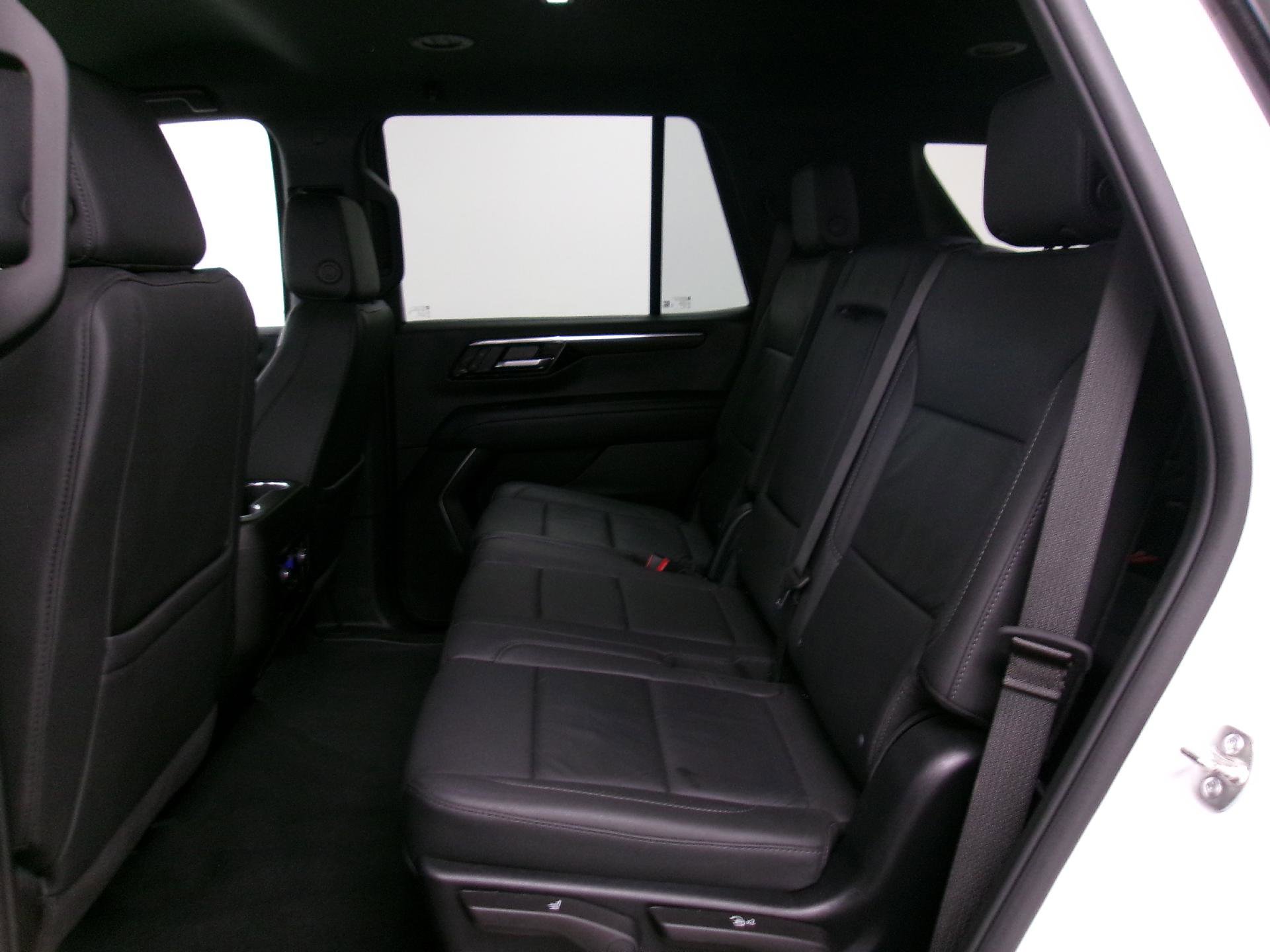 Used 2025 Chevrolet Tahoe LT AWD/4WD image 9