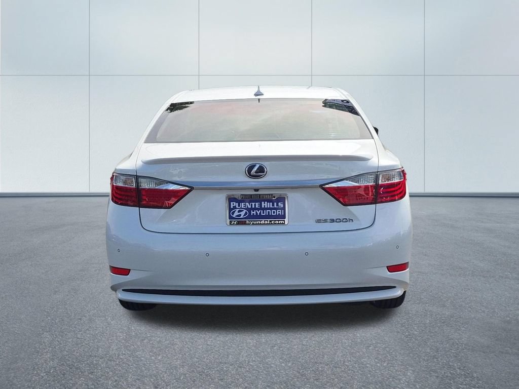 Used 2014 Lexus ES 300h w/ Luxury Package w/Bamboo Trim FWD image 5