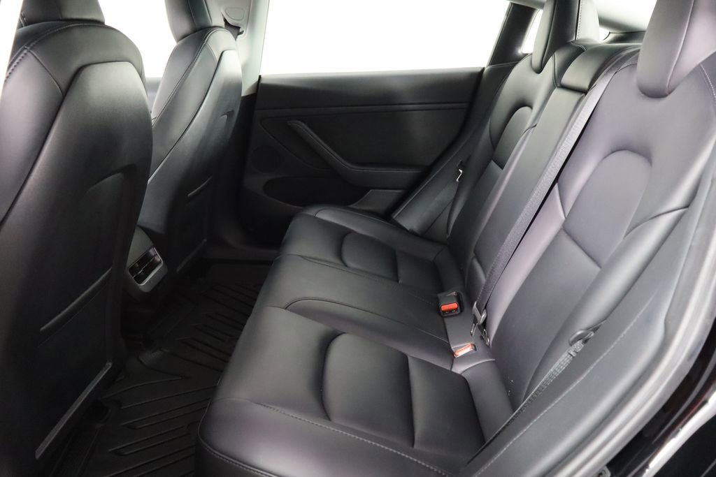 Used 2023 Tesla Model 3 Standard Range image 14