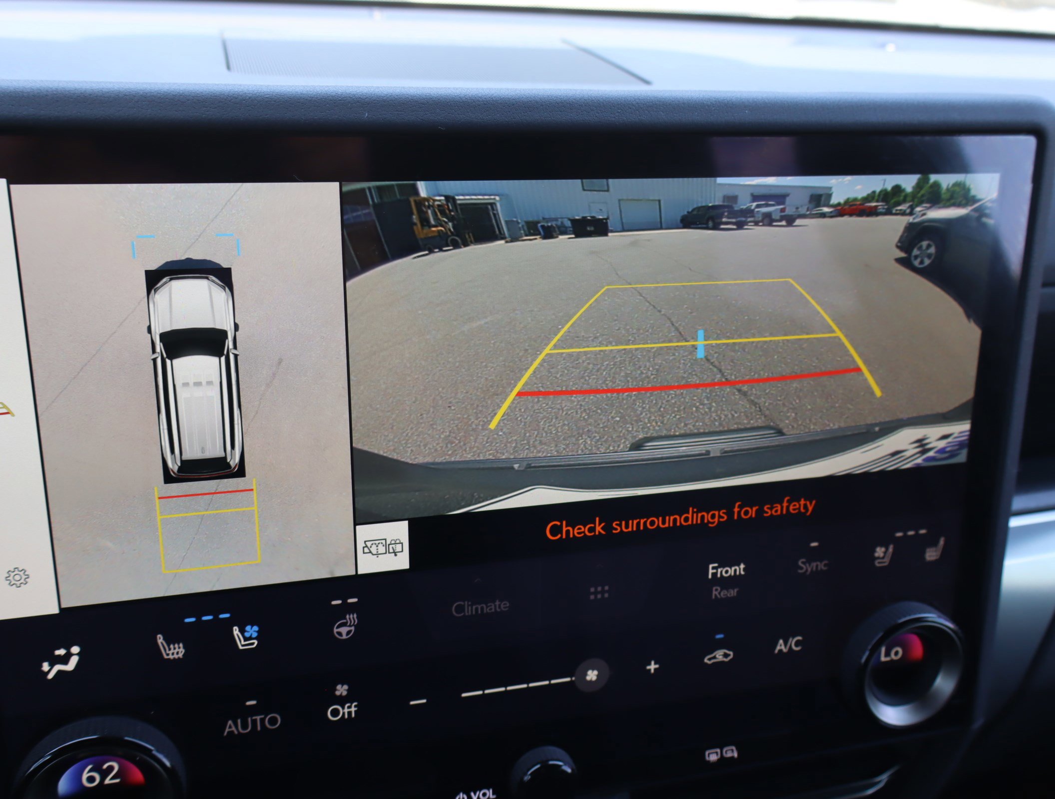 Used 2025 Lexus GX 550 w/ Accessory Package (2T) AWD/4WD image 24