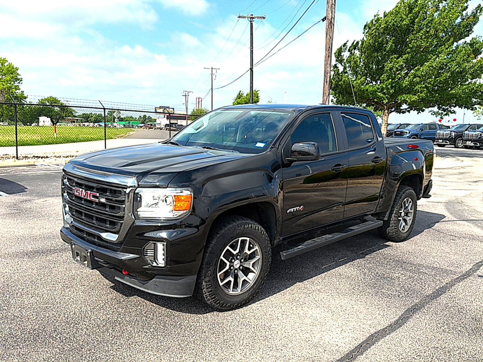 Used 2022 GMC Canyon AT4 w/ Trailering Package AWD/4WD image 2