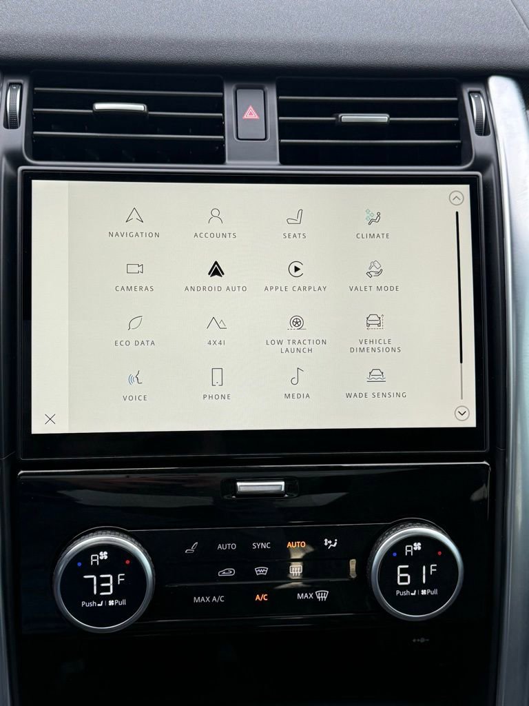 Used 2023 Land Rover Discovery Metropolitan Edition image 37