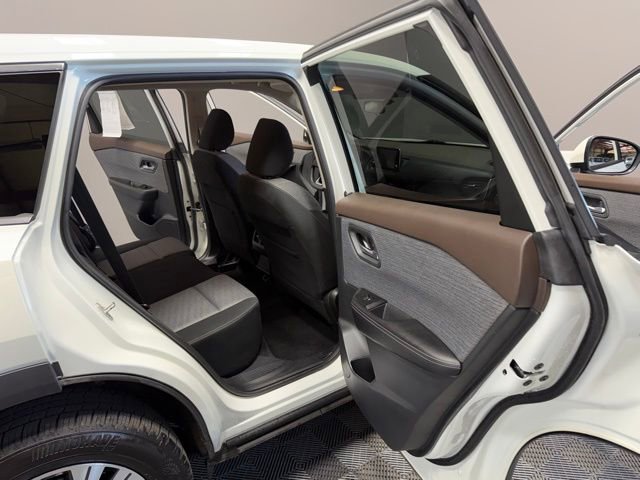 Used 2021 Nissan Rogue SV AWD/4WD image 26
