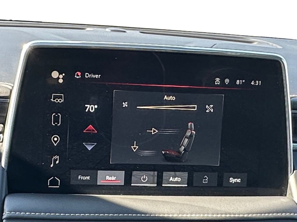 Used 2023 GMC Yukon SLT w/ SLT Luxury Package image 15