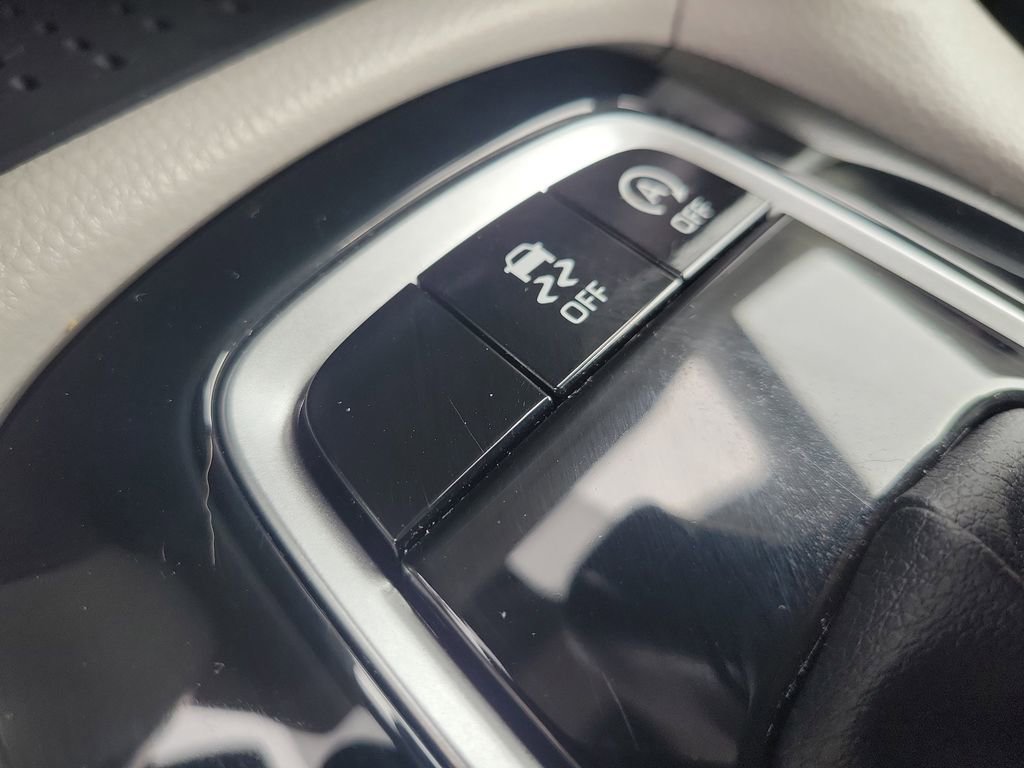 Used 2025 Toyota Corolla Cross L image 20