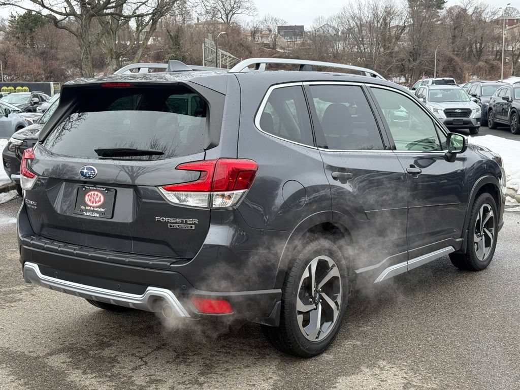 Used 2022 Subaru Forester Touring AWD/4WD image 5