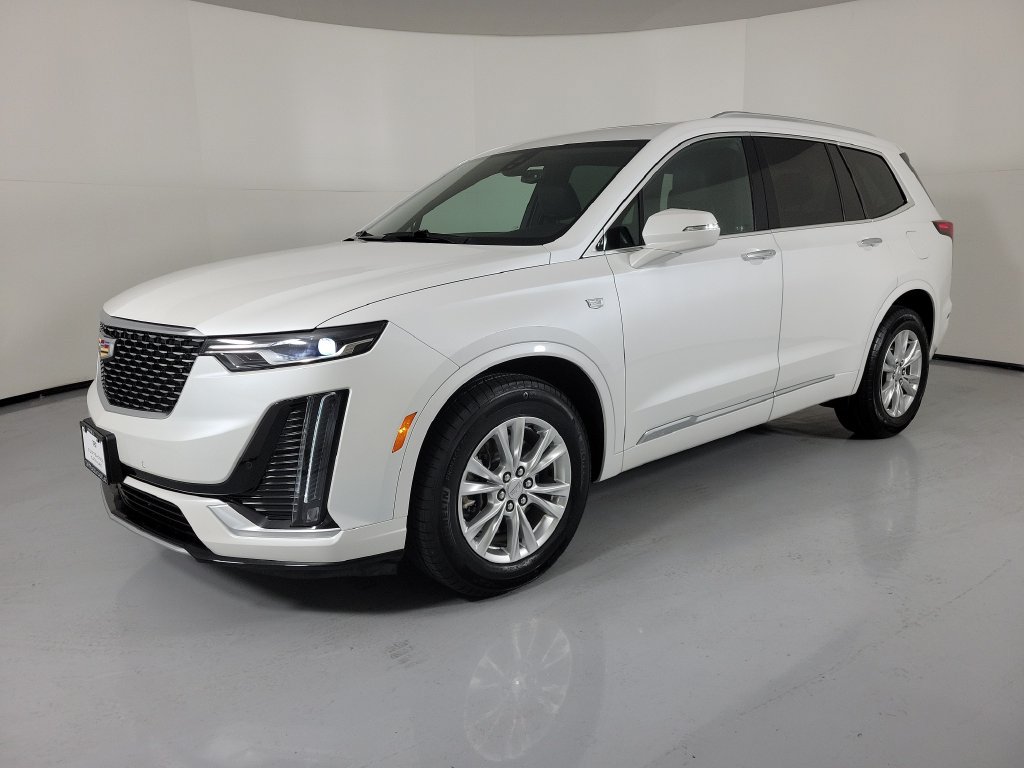 Used 2024 Cadillac XT6 Luxury FWD image 3