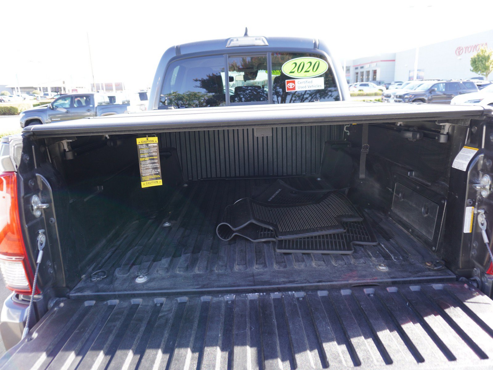 Used 2020 Toyota Tacoma SR AWD/4WD image 12