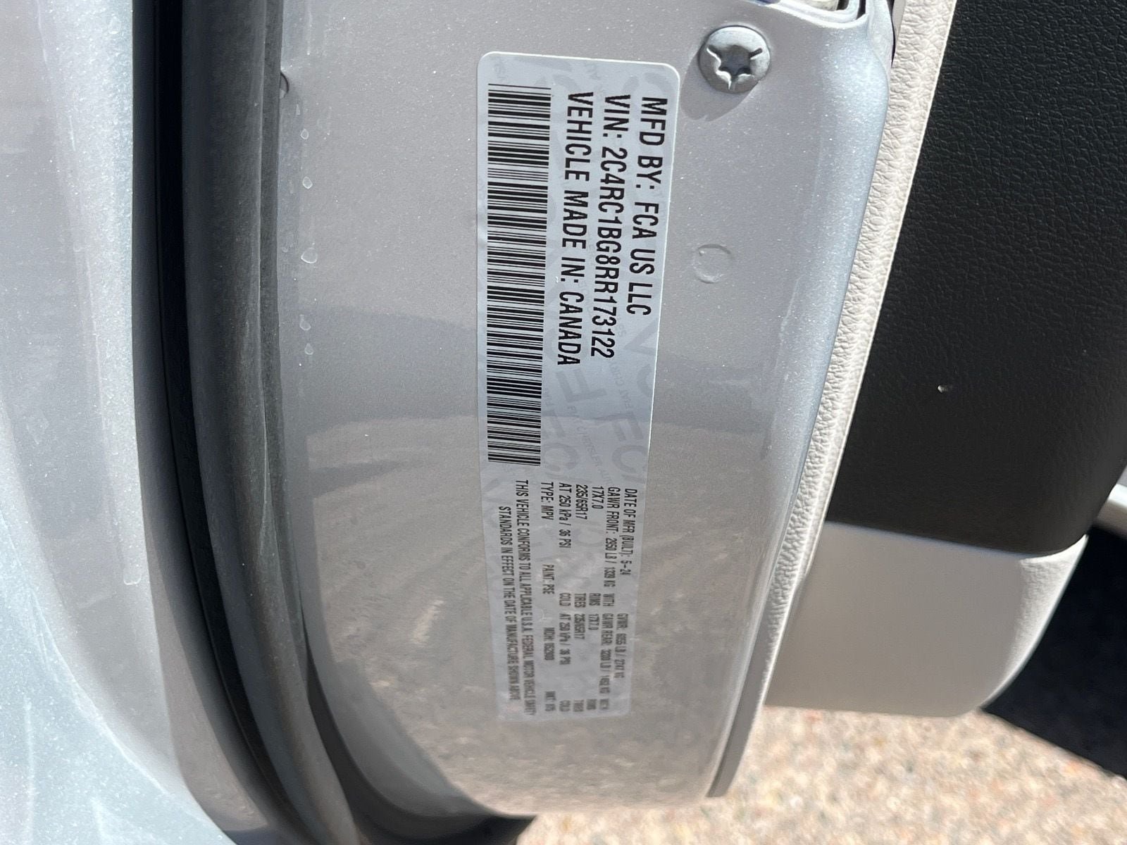 Used 2024 Chrysler Pacifica Touring-L FWD image 31