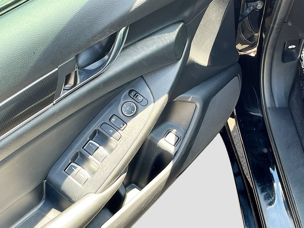 Used 2022 Honda Accord Sport image 17