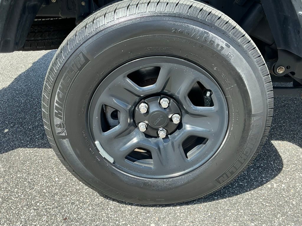 Used 2020 Jeep Gladiator Sport w/ Trailer Tow Package image 12