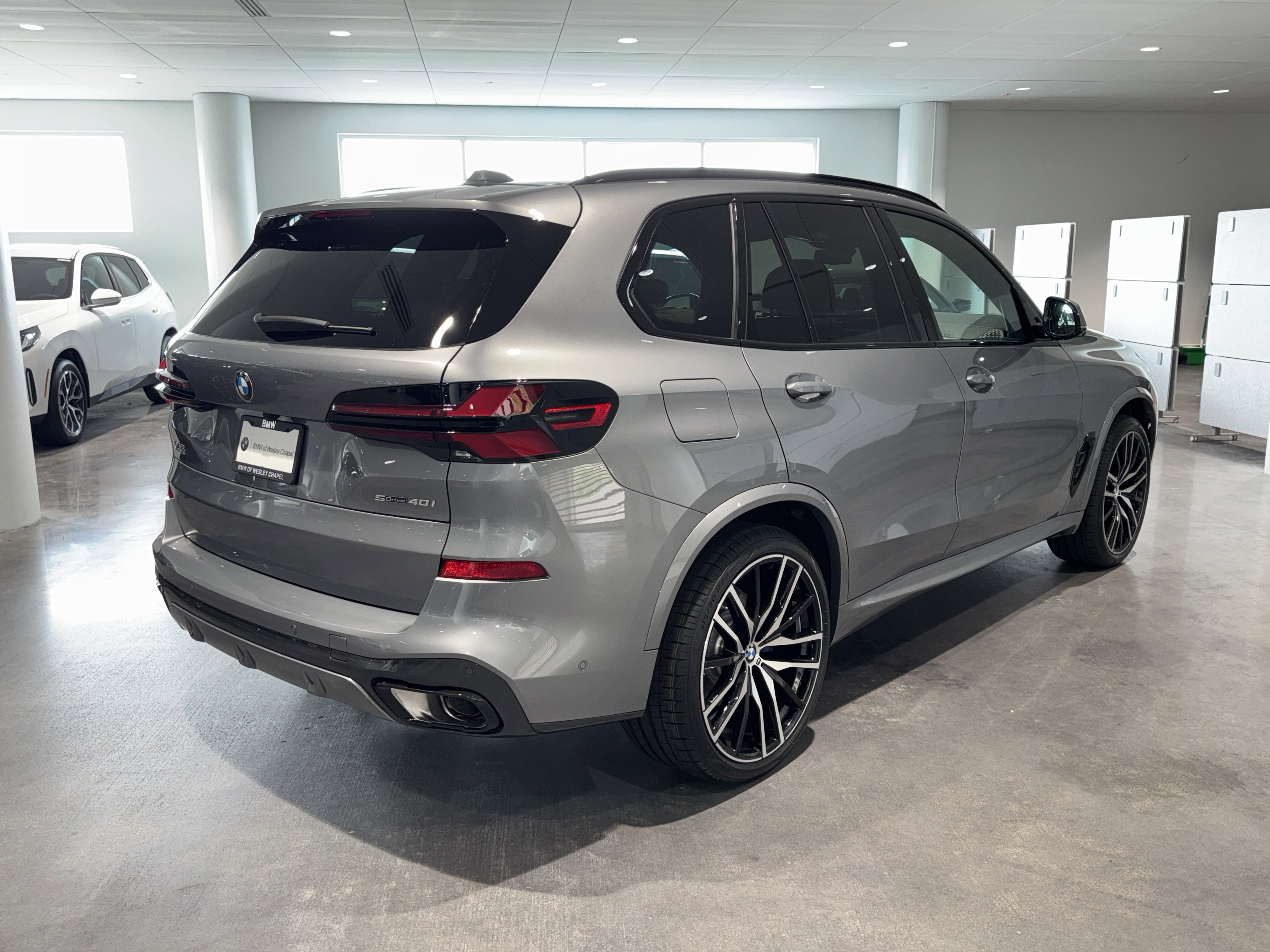 New 2026 BMW X5 sDrive40i image 7