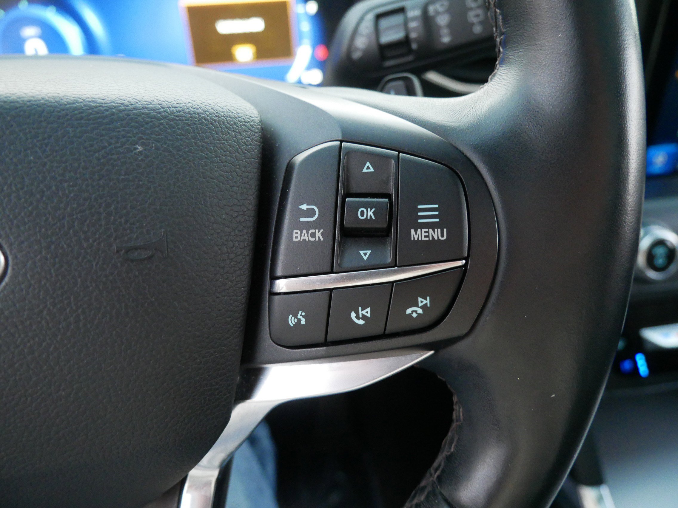 Certified 2020 Ford Explorer Platinum w/ Premium Technology Package image 29