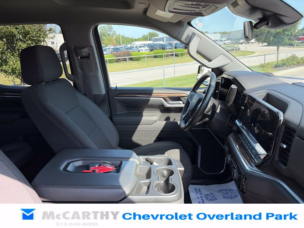 Used 2025 Chevrolet Silverado 1500 LT AWD/4WD image 29