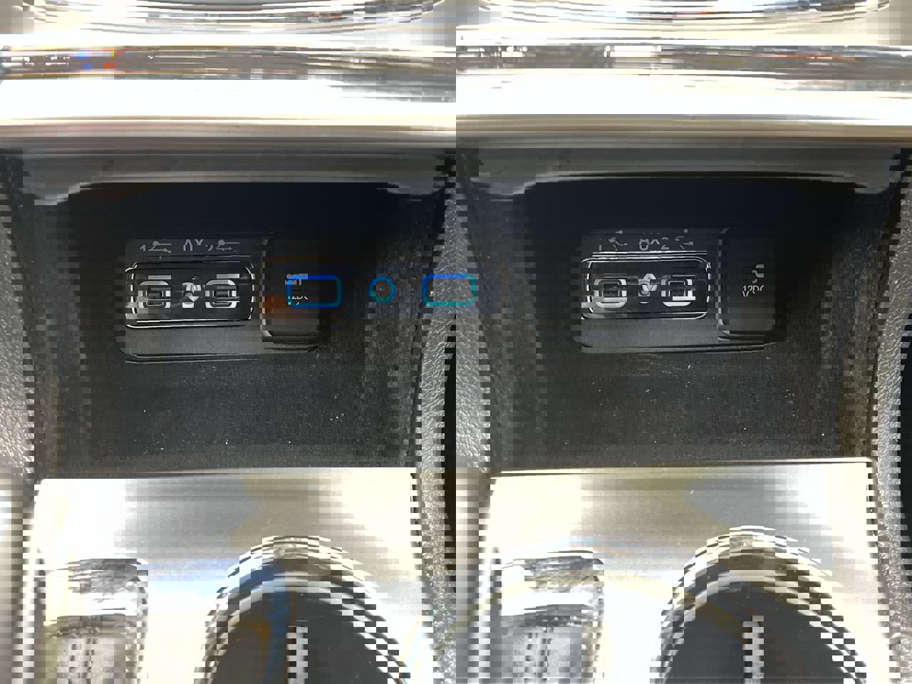 Used 2018 Jeep Grand Cherokee Limited image 24