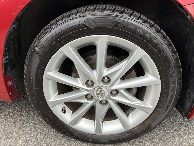 Used 2012 Toyota Prius V Five image 17