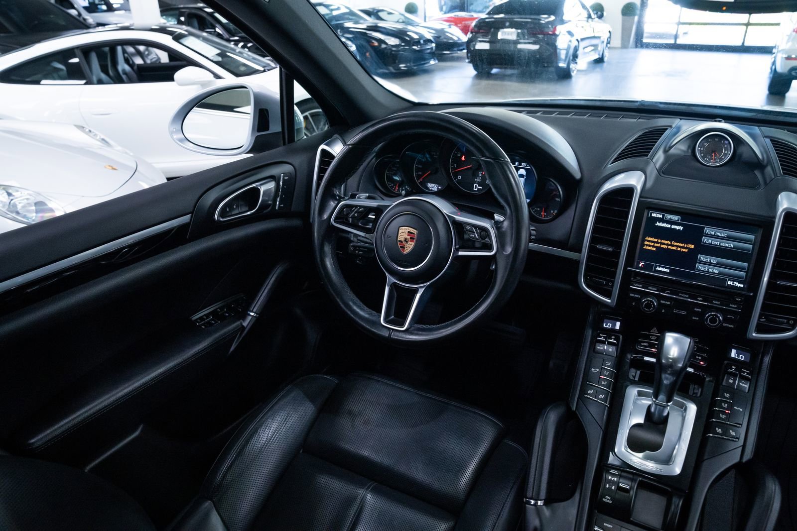 Used 2016 Porsche Cayenne AWD/4WD image 10