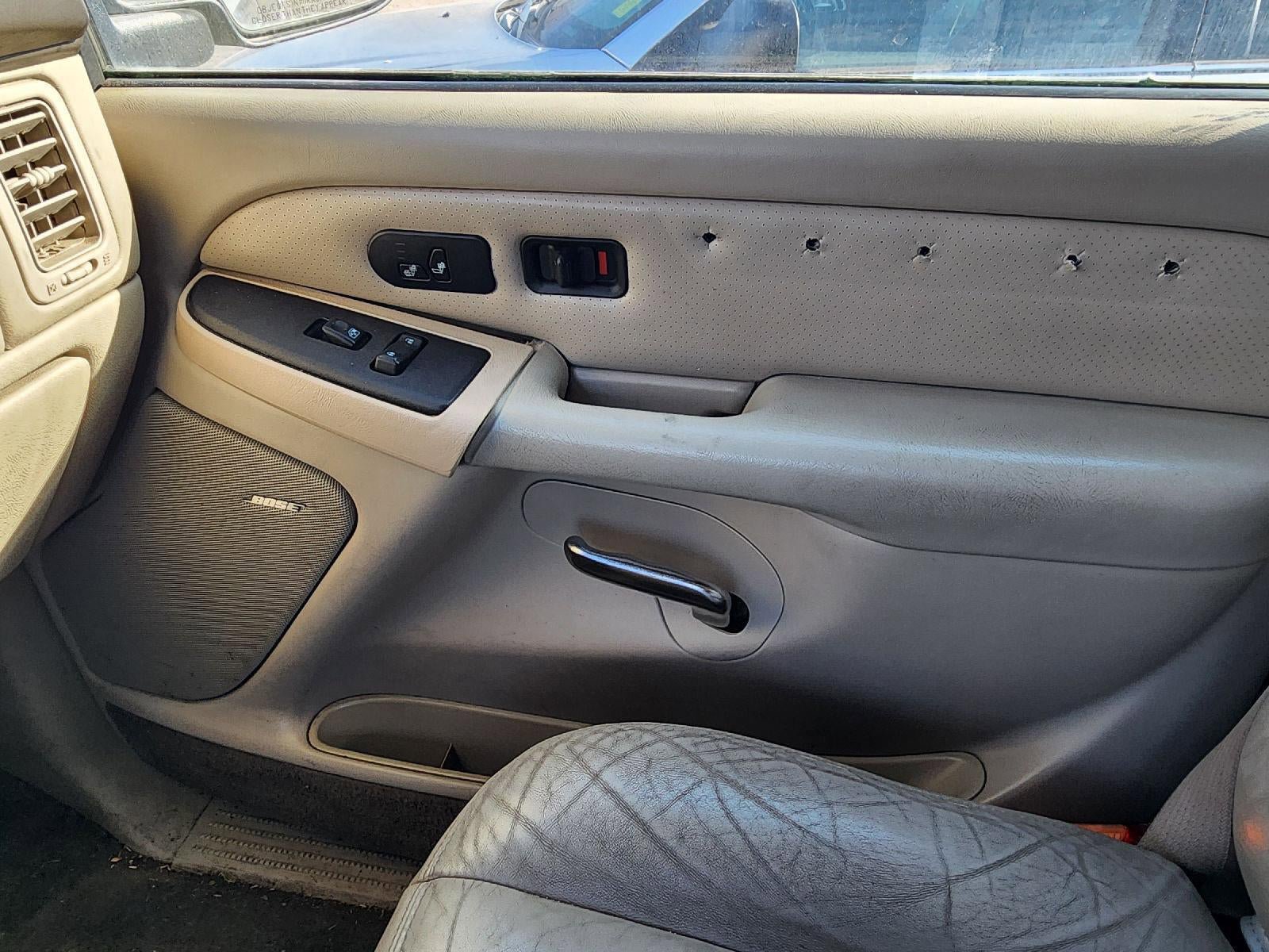 Used 2004 Cadillac Escalade AWD image 9