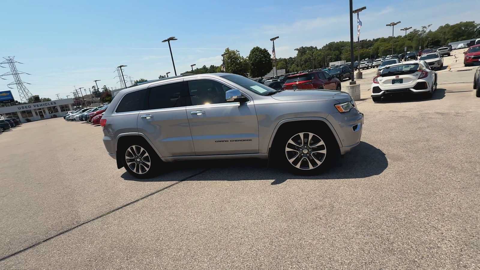Used 2018 Jeep Grand Cherokee Overland AWD/4WD image 9
