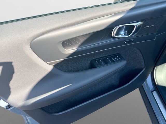 Certified 2023 Volvo XC40 Recharge Ultimate w/ Protection Package Premier AWD/4WD image 18