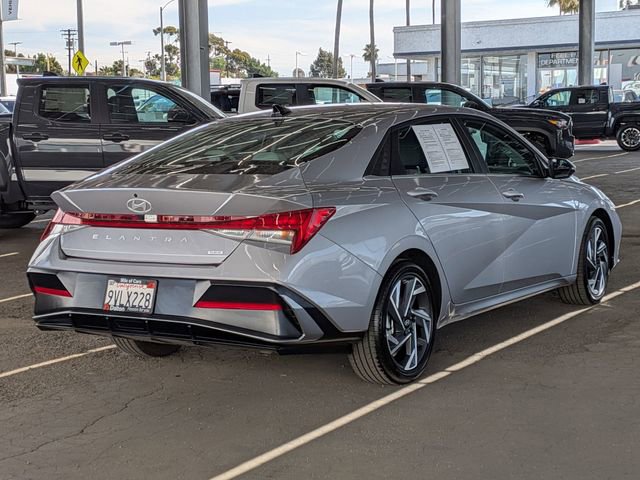 Used 2025 Hyundai Elantra Limited FWD image 4