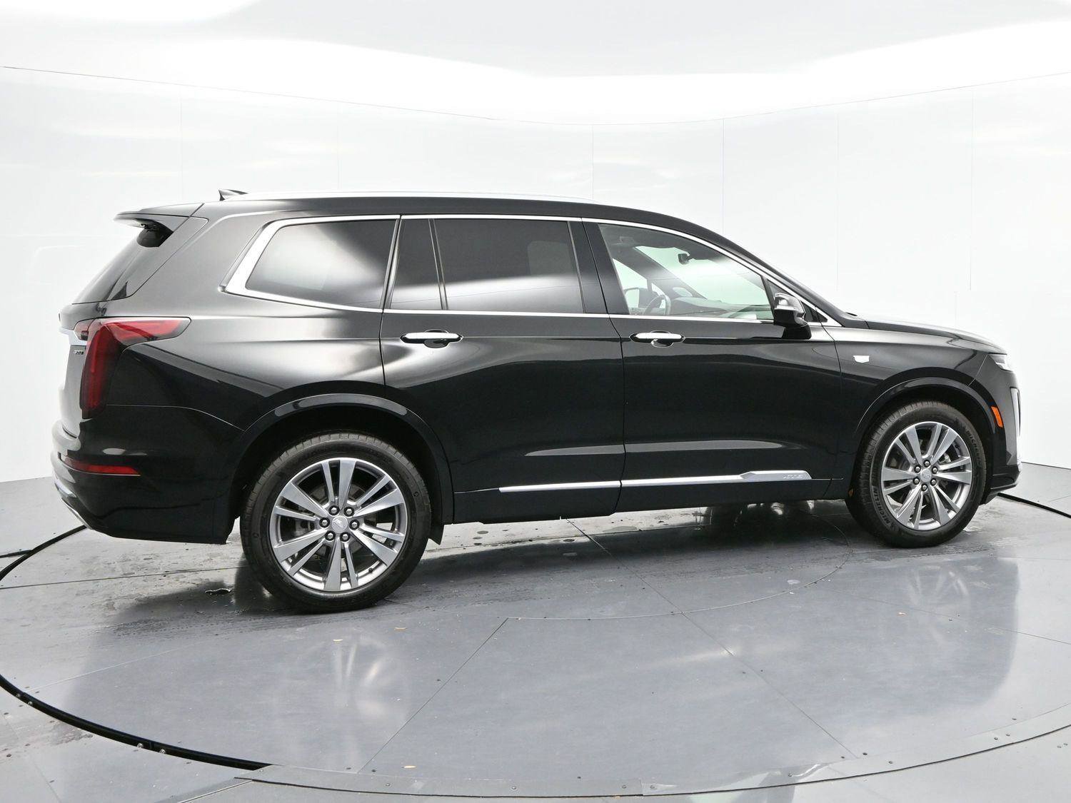 Certified 2025 Cadillac XT6 Premium Luxury image 7