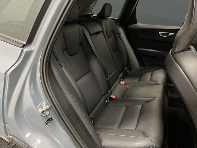 Used 2024 Volvo XC60 B5 Plus w/ Climate Package image 33