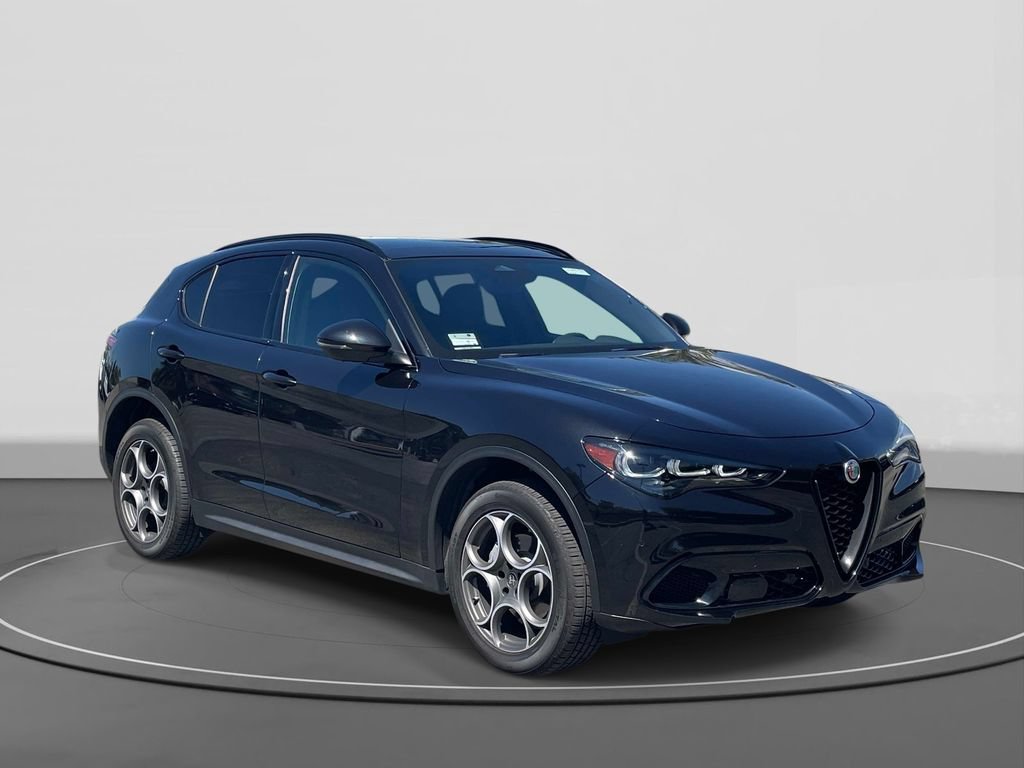 Used 2025 Alfa Romeo Stelvio Sprint AWD/4WD image 1