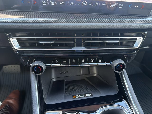 New 2026 Chevrolet Traverse High Country w/ LPO, Floor Liner Package image 19