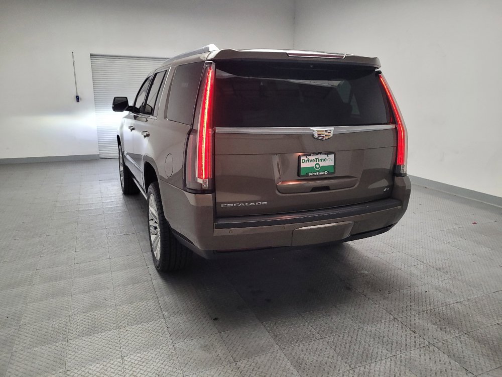 Used 2015 Cadillac Escalade Platinum RWD image 6