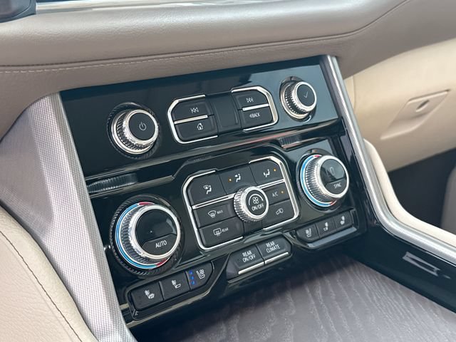 Used 2023 GMC Yukon XL Denali AWD/4WD image 19
