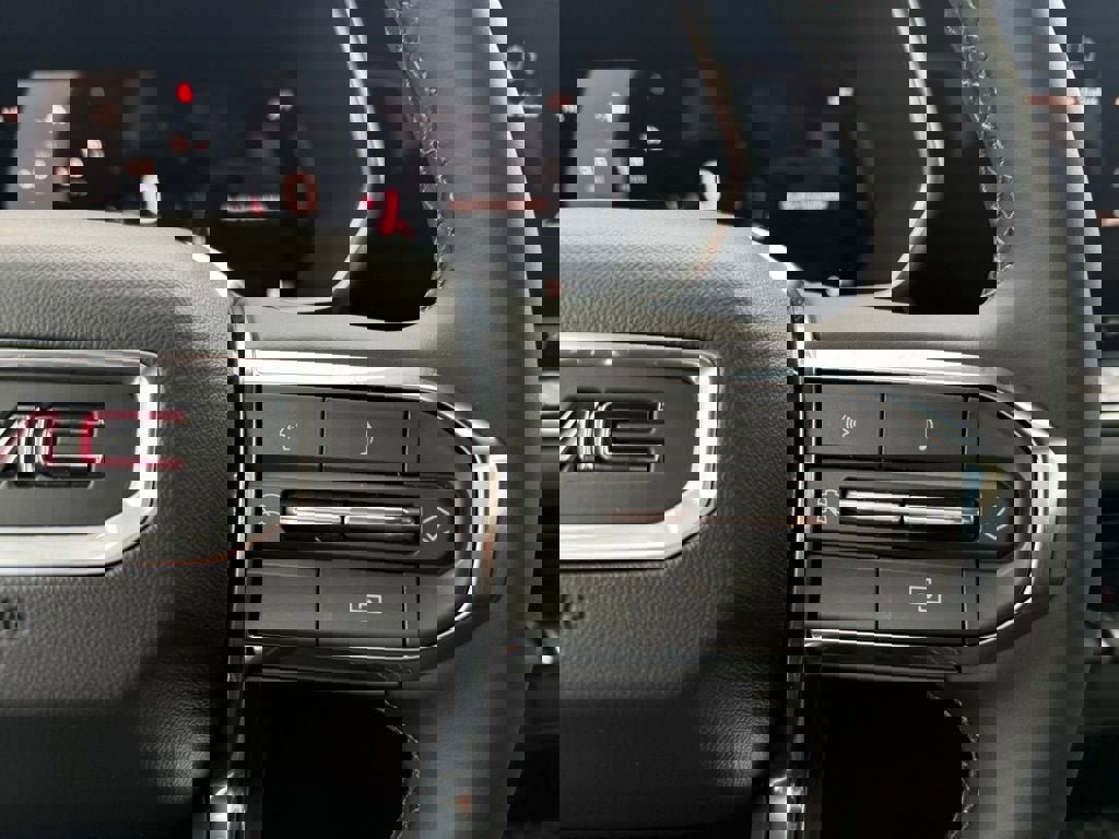 New 2026 GMC Canyon Elevation w/ Convenience Package image 15