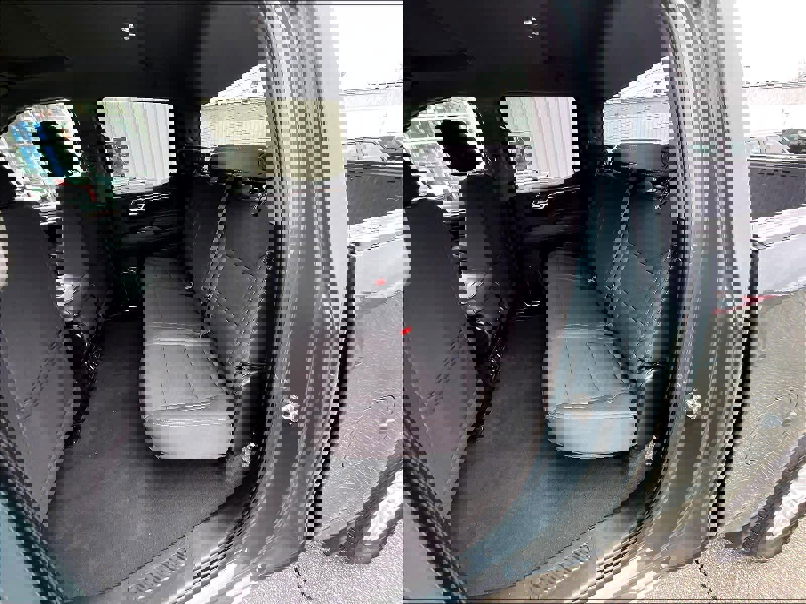 Used 2025 Chevrolet Silverado 1500 LT image 15