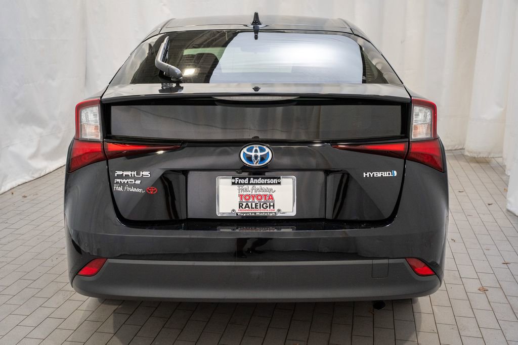 Used 2021 Toyota Prius LE image 5