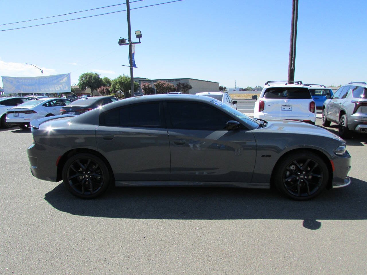 Used 2023 Dodge Charger R/T w/ Plus Group RWD image 5