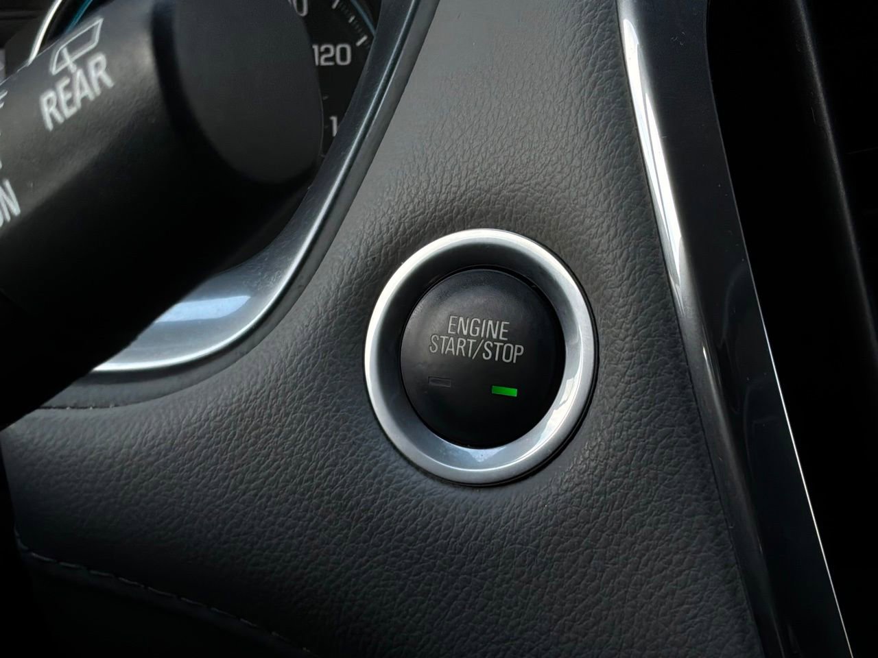 Used 2020 Chevrolet Traverse LT FWD image 31