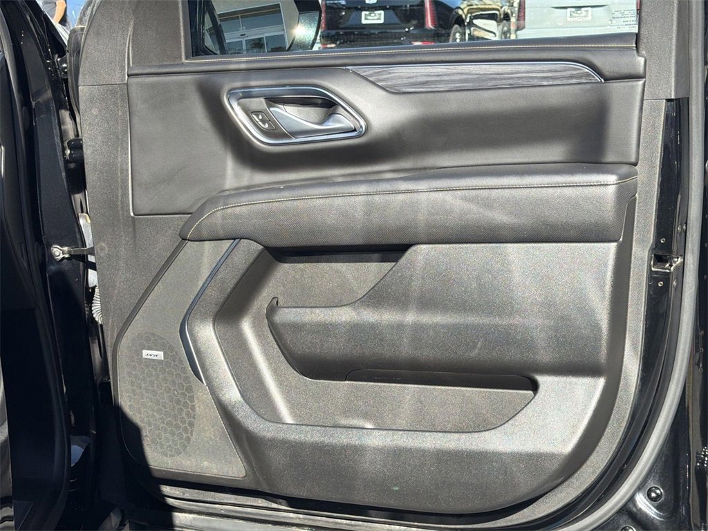 Used 2023 GMC Yukon SLT image 32