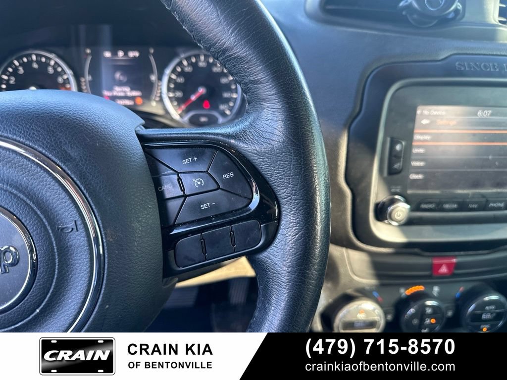 Used 2016 Jeep Renegade Latitude AWD/4WD image 19