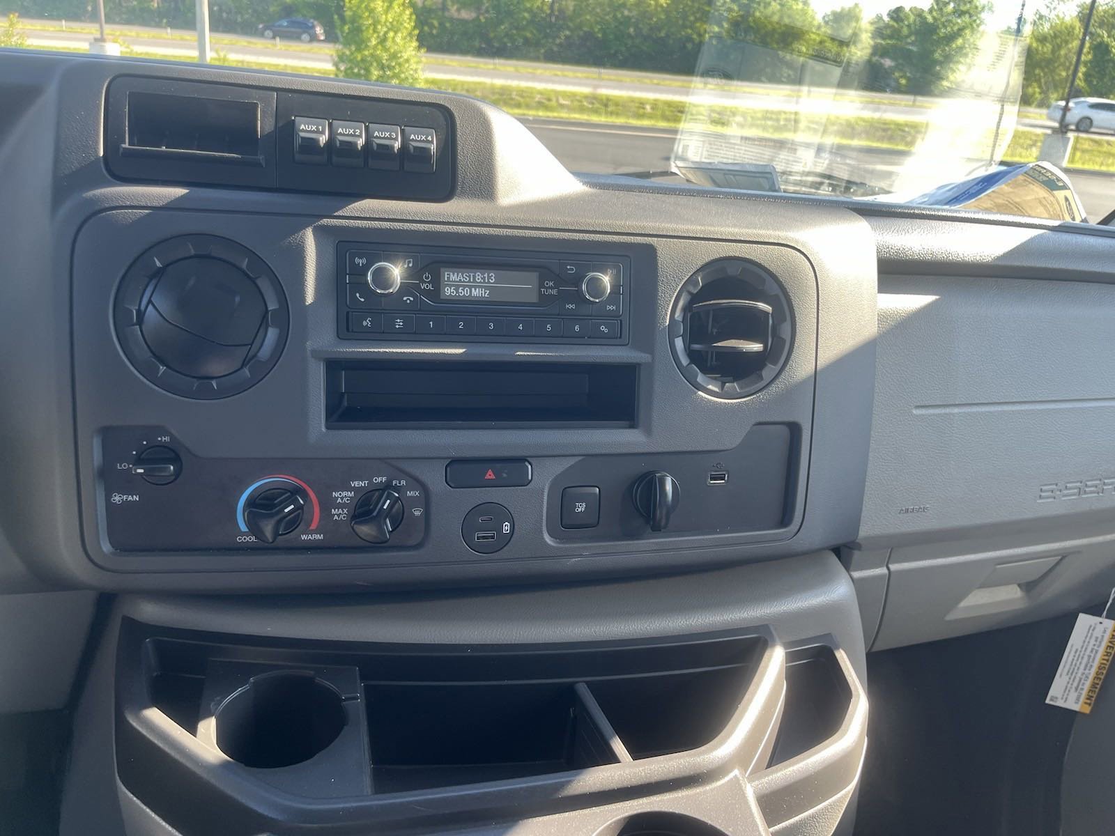 New 2024 Ford E-450 and Econoline 450 Super Duty w/ Power Windows & Locks Group image 24