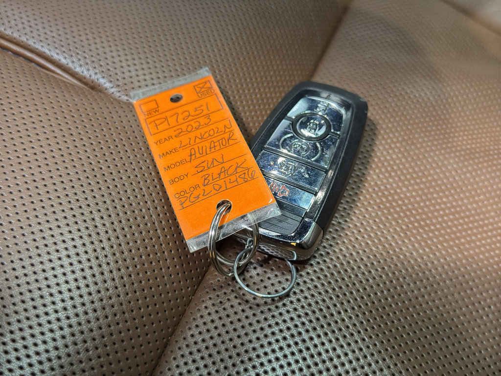 Used 2023 Lincoln Aviator Reserve w/ Equipment Group 201A image 48