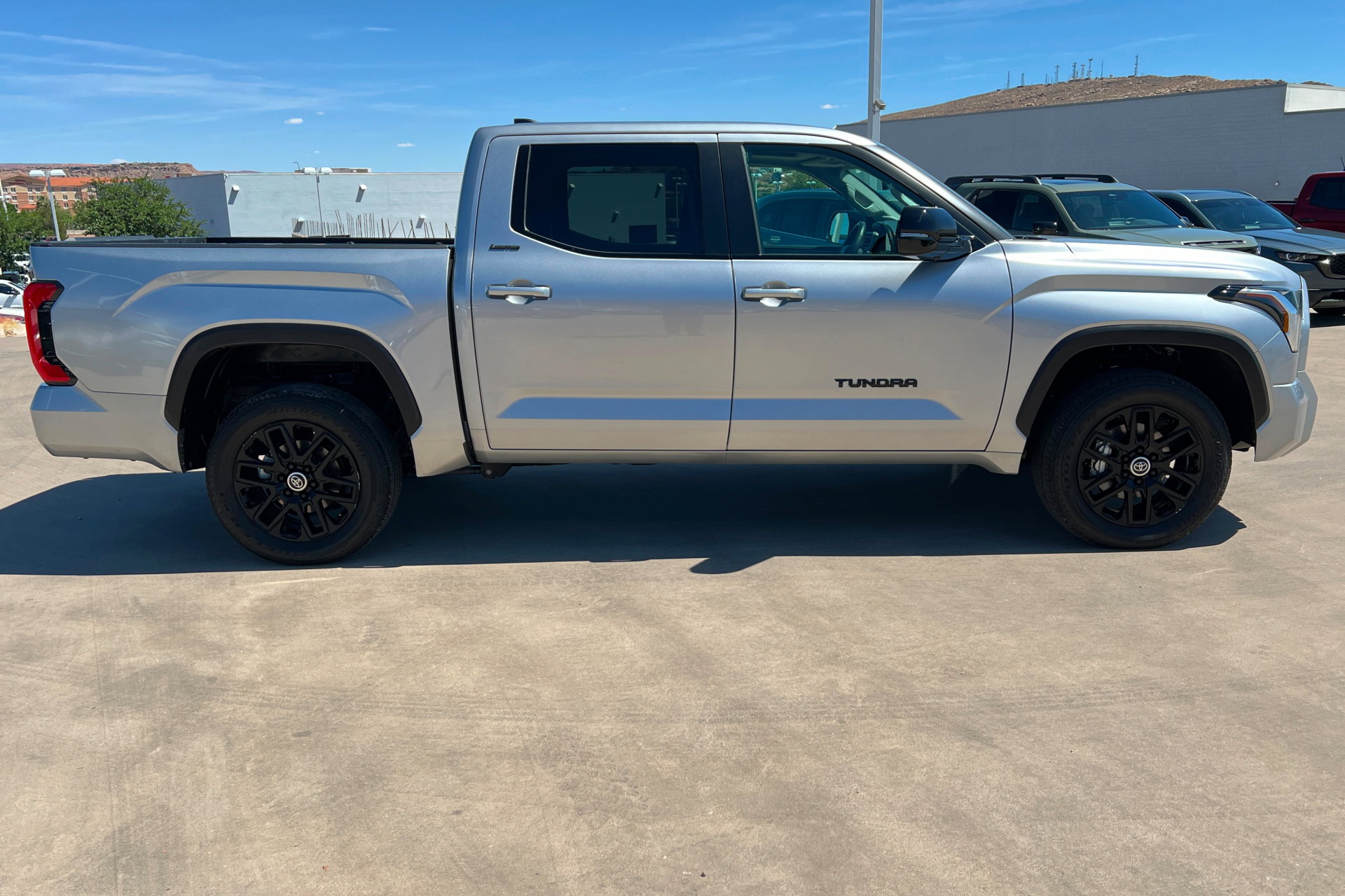Used 2024 Toyota Tundra Limited AWD/4WD image 7