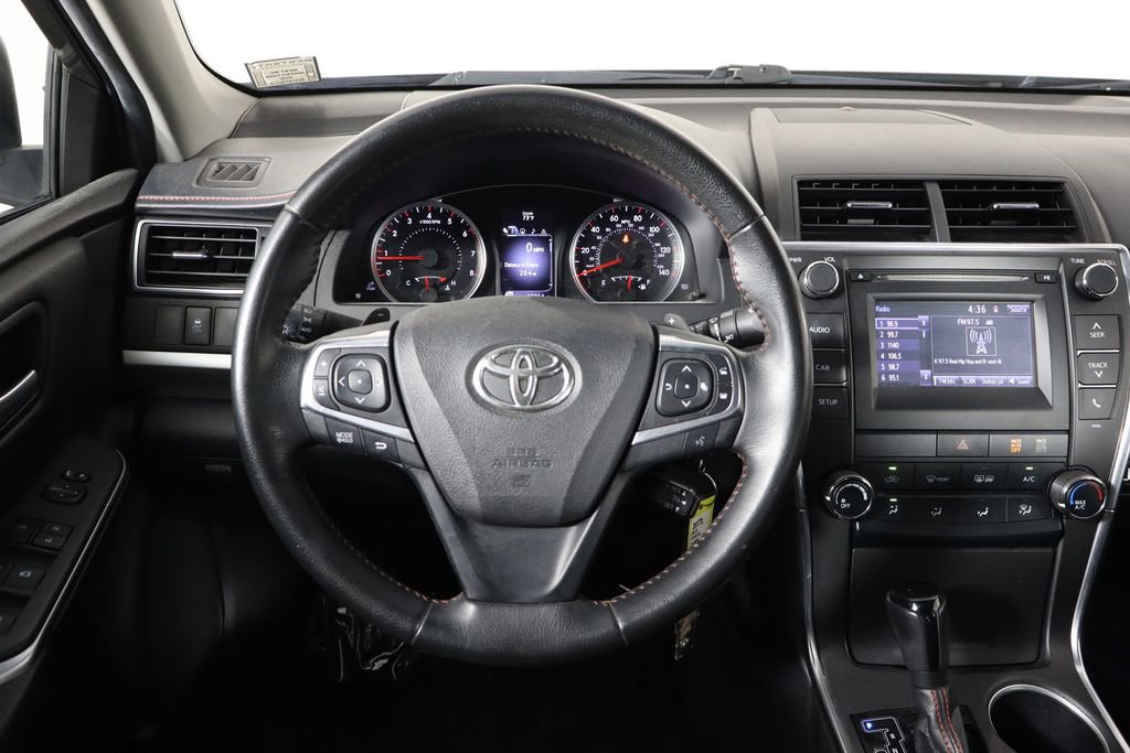 Used 2015 Toyota Camry SE FWD image 7