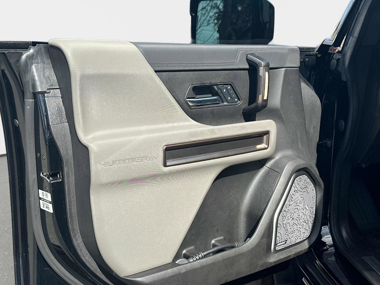 Used 2025 GMC Hummer EV 2X image 16