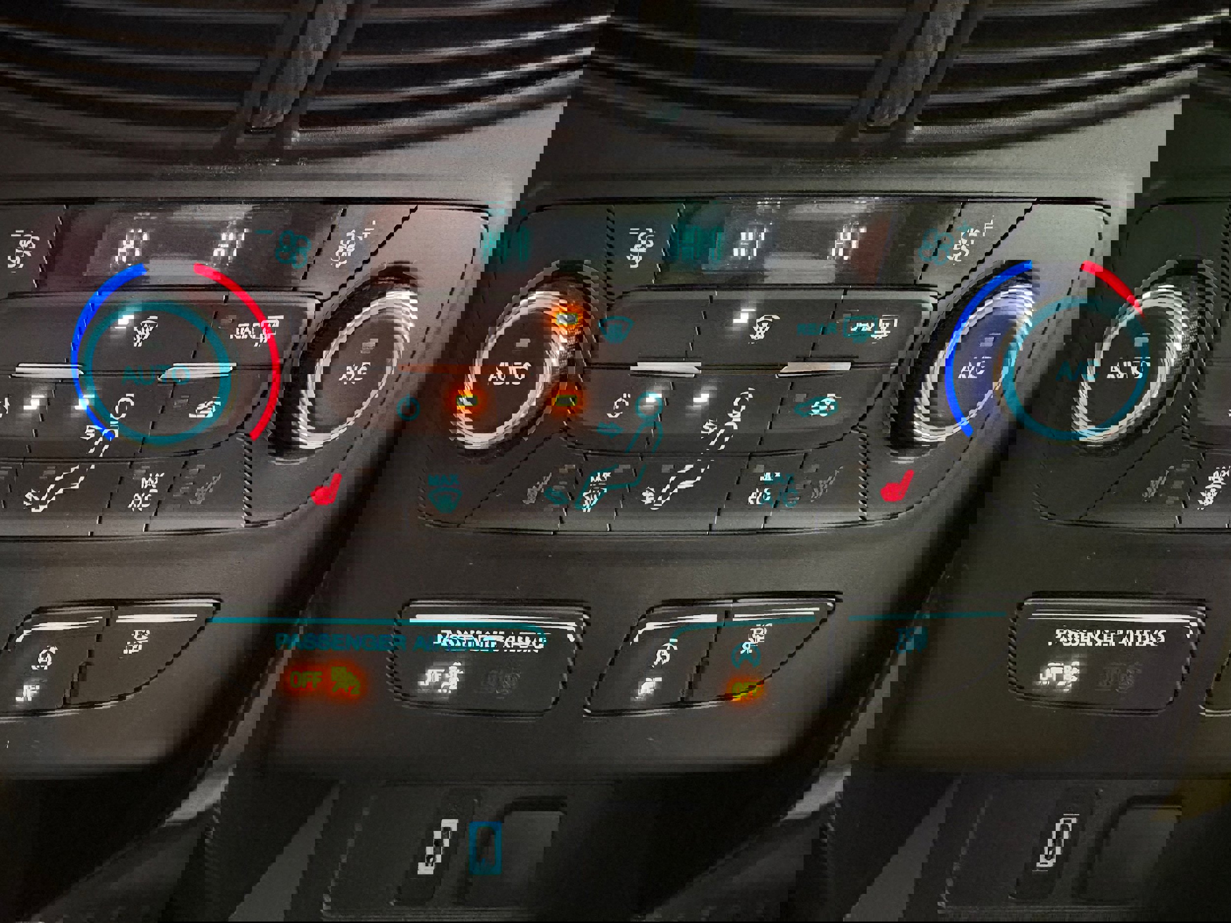 Used 2017 Ford Escape Titanium image 47