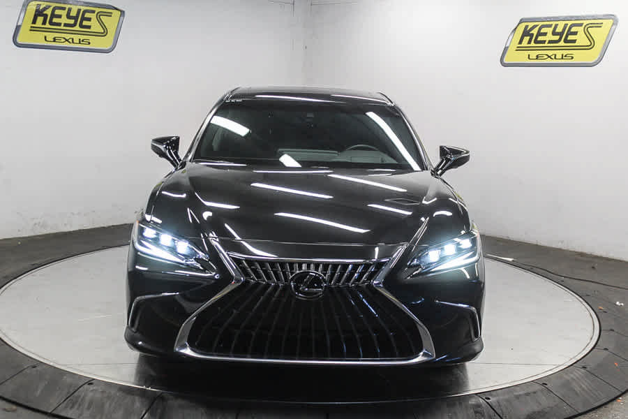 Used 2025 Lexus ES 300h w/ Accessory Package (Z1) FWD image 2