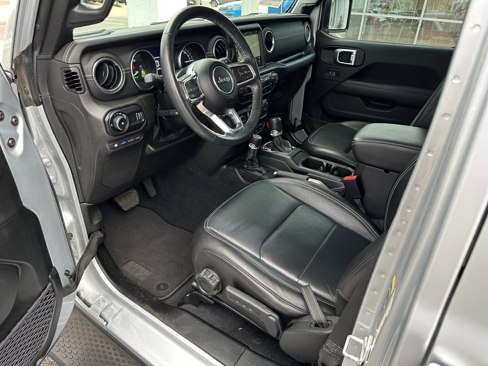 Used 2023 Jeep Wrangler Unlimited Sahara w/ Cold Weather Group AWD/4WD image 12