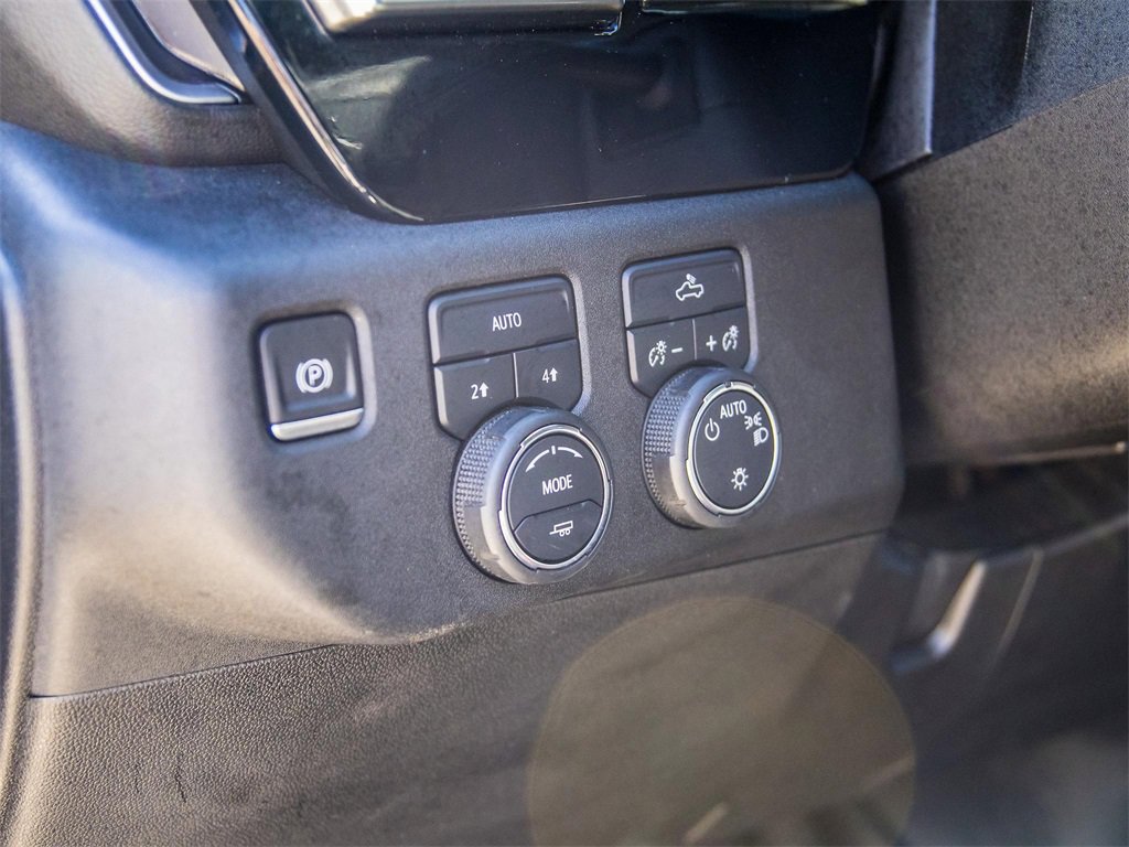Used 2023 Chevrolet Silverado 1500 LT image 25
